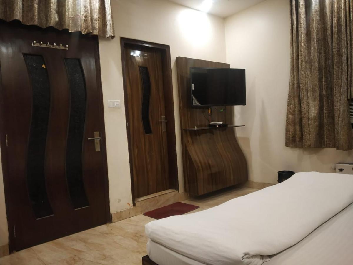 Adb Rooms Hotel Indo Continental Nueva Delhi Exterior foto