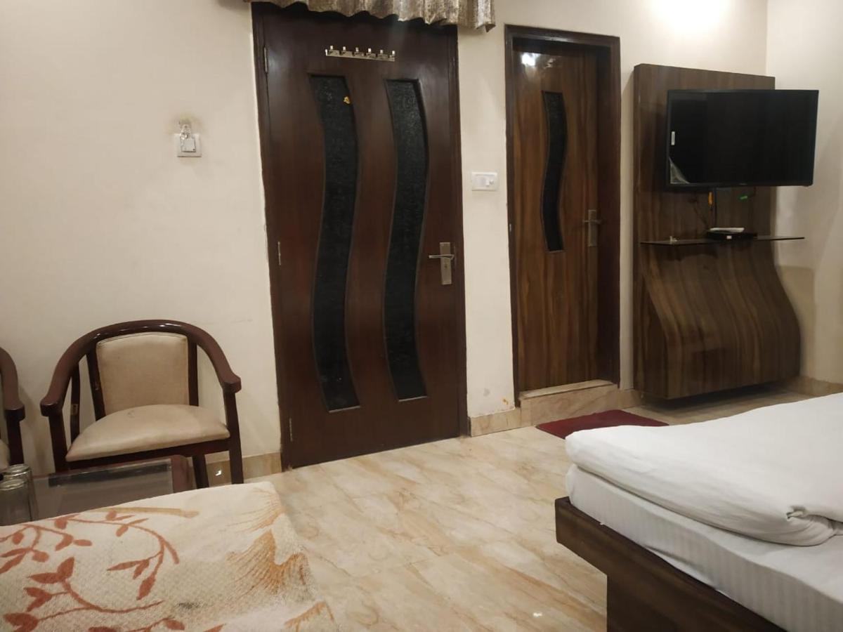 Adb Rooms Hotel Indo Continental Nueva Delhi Exterior foto